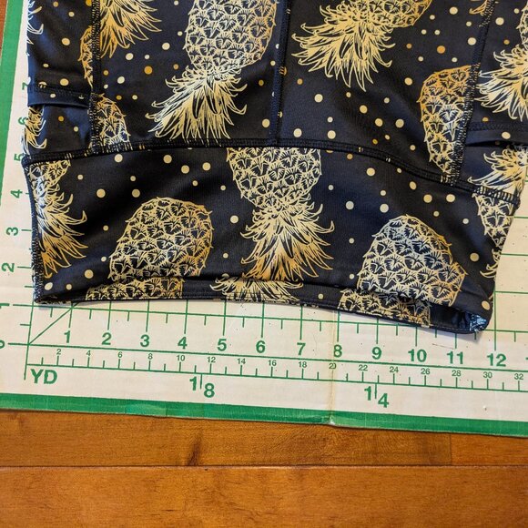 NWOT CVG Fineapple Capri leggings XS pockets - Picture 5 of 7